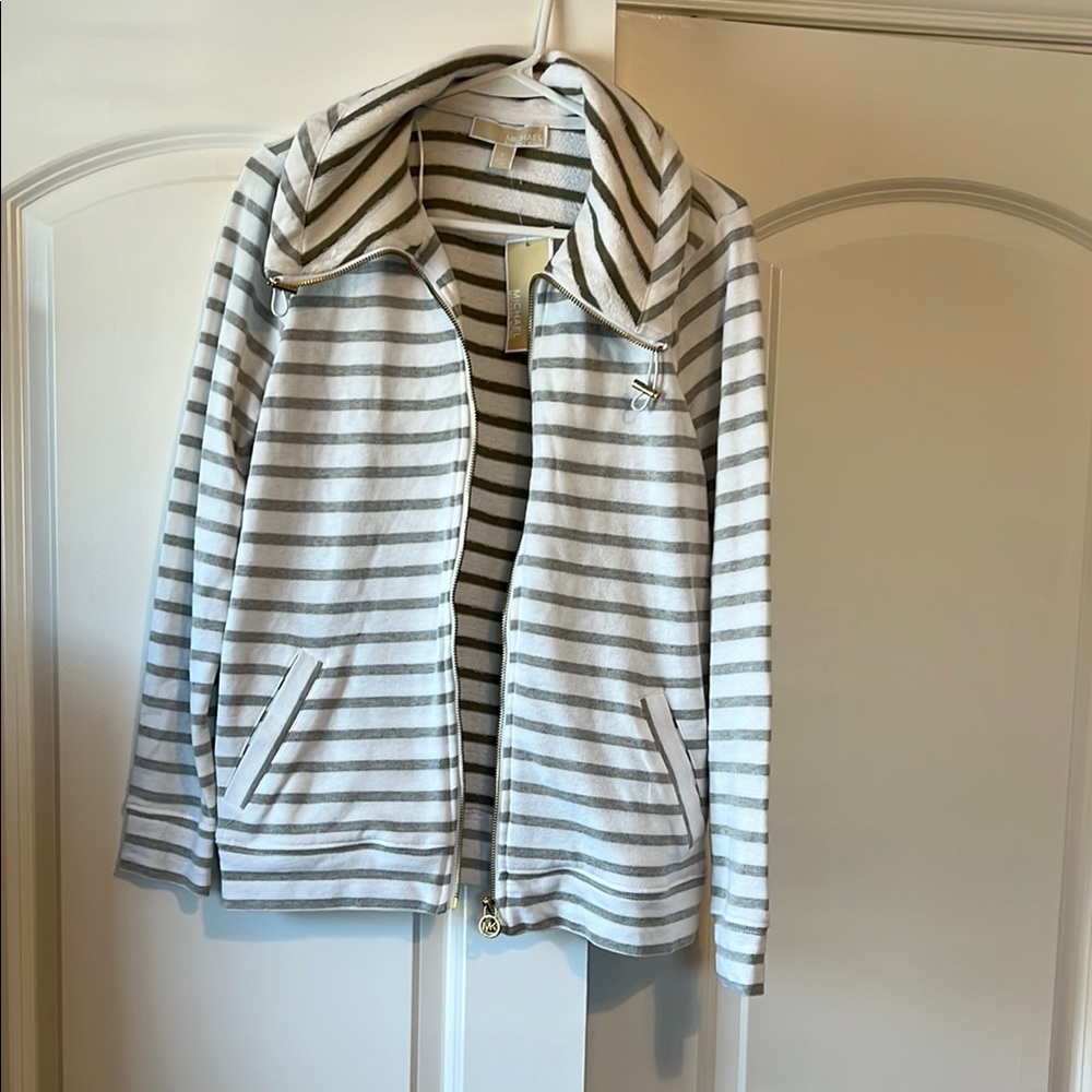 MK  Zip-Up